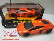 XE ĐK LAMBORGHINI AVENTADOR 1:18 ( HẾT ):Xe Điều Khiển 
Lamborghini Aventador 1:18
Màu : Cam
Size : Dài 25cm x Cao 5cm x Rộng 8cm 
Chất liệu : Nhựa
Xe + ĐK dùng pin thường 2A . 
Xe chạy nhanh , mạnh , màu sơn đẹp