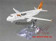 HẾT - Máy Bay Tiger Airways A320 - 1:400:+ Tỷ lệ 1:400 ( Dài 16cm )

+Máy bay mô hình trưng bày & sưu tầm

+ SP không có trớn & bánh xe

+ Có hộp kèm theo
