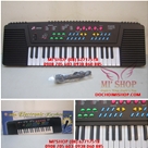 Đồ Chơi Đàn Organ 200A ĐEN ( Dùng Pin , Kèm Adapter ):ĐỒ CHƠI ĐÀN ORGAN DÙNG PIN
Chất liệu : Nhựa
Mã số 200A
Màu : đen . Dài 65cm
Đàn có 37 keys , nhiều âm thanh và tính năng .
Có chức năng record  , có micro , dùng pin 2A