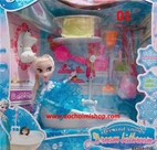Bồn Tắm Búp Bê ELSA ( 2 Kiểu ):MADE IN CHINA
Hãng SX : ĐCN
Chất liệu : Nhựa + Vải Giấy
Sp gồm có :  Búp Bê + Bồn Tắm + Phụ kiện 
2 kiểu chọn lựa 01 và 02
Full box - Full sp y hình chụp
Bồn tắm có dùng pin nên vòi sen có thể xịt nước như thật nha