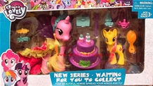Set Mô Hình Little Pony + Bánh Kem:MADE IN CHINA
+ Chất liệu : Nhựa ABS an toàn
+ Sp gồm 1 mô hình nhựa Pony lớn ( cao 15cm ) + 1 Pony ( cao 10cm ) + phụ kiện + bánh kem 
+ SP đơn giản chắc chắn , bé nhỏ có thể chơi được