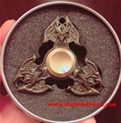 Con Quay Hand Spiner - 3 Cánh Đao:MADE IN CHINA 
- Full box 
- Chất liệu : hợp kim xi 
- Quay siêu êm ^^