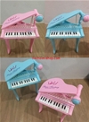 Đồ Chơi Đàn Piano Mini - Cao 45Cm:MADE IN CHINA
+ Hãng SX : ĐCN
+ Chất liệu : Nhựa abs an toàn
+ SP có 2 màu : Xanh - Hồng . Chiều cao từ chân lên đàn là khoảng 26-28cm - chiều cao từ chân lên kệ micro 42-45cm