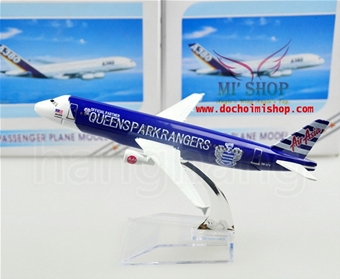 HẾT - Máy Bay Air Asia Queens Park Rangers A320: + Tỷ lệ 1:400 ( Dài 16cm )

+Máy bay mô hình trưng bày & sưu tầm

+ SP không có trớn & bánh xe

+ Có hộp kèm theo