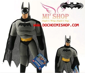 Batman - Người Dơi Nhồi Bông : MADE IN CHINA
Hàng Nhập - Không phải hàng xưởng Việt nha
Chất liệu : Vài + Gòn
SP cao 35cm 
No box


