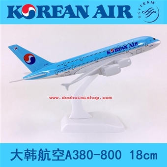 Mô Hình 18CM Máy Bay KOREAN AIR A380: MADE IN CHINA 

+ Hãng SX : ĐCN 

+ Chất liệu : máy bay kim loại - chân đế nhựa

+ Mô hình máy bay dài trung bình 18-20cm ( tùy mẫu ) 

+ Mẫu này KHÔNG CÓ BÁNH XE 

+ Full box





